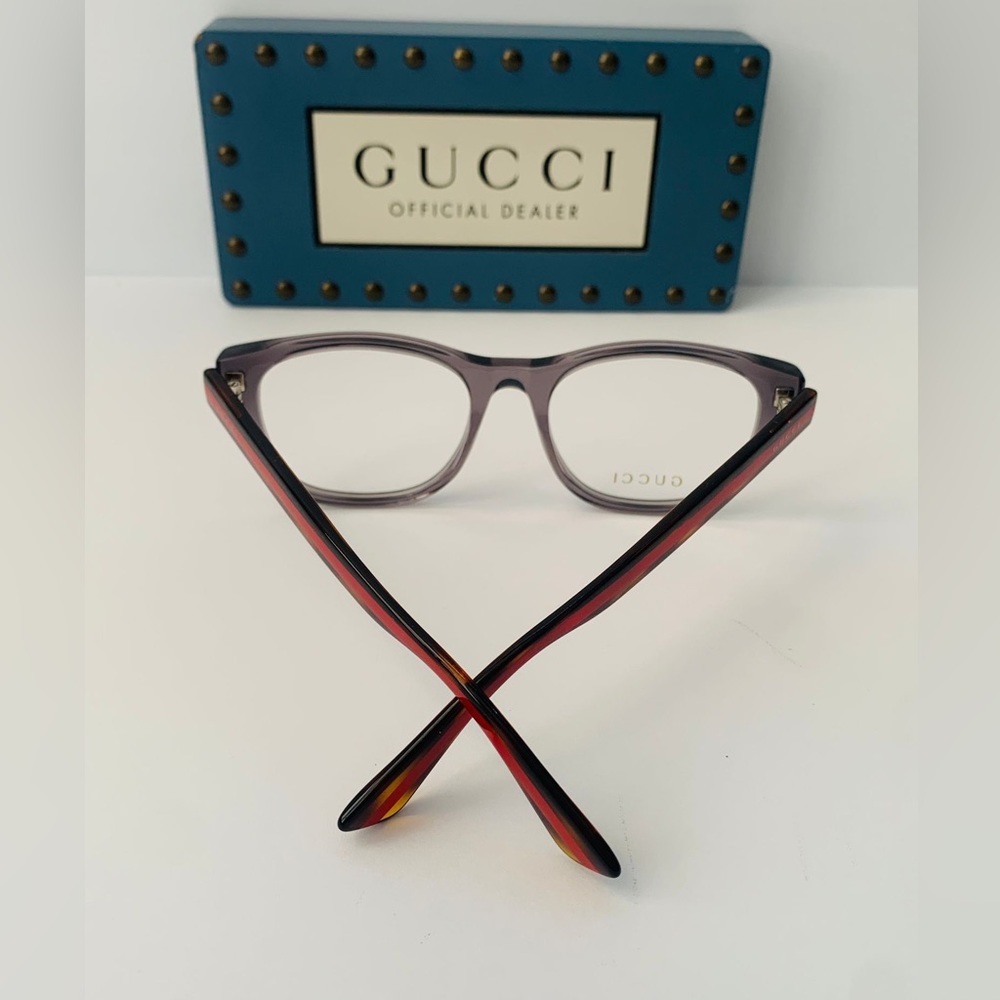 Gucci's GG0004ON features soft lines frames acetate front. Iconic web effect - Picture 11 of 16